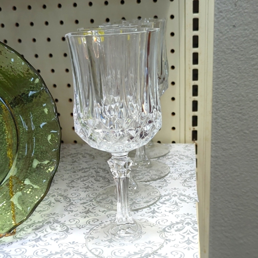 Elegant Crystal Wine Glass Set